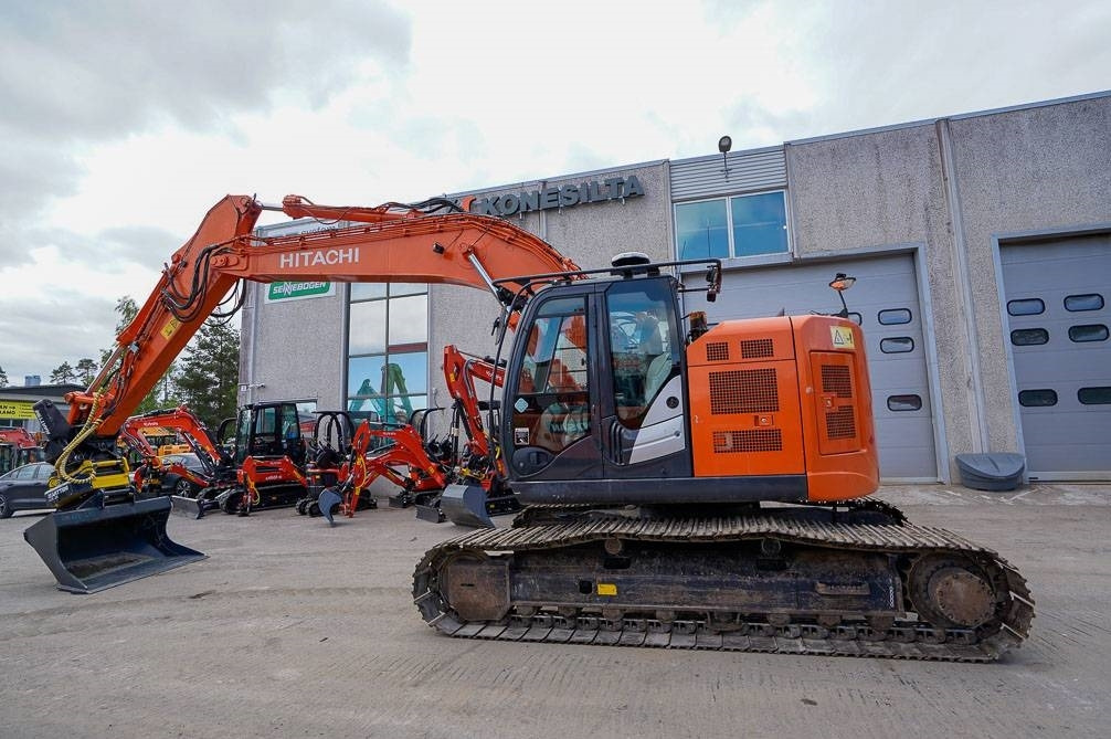 Hitachi ZX225USLC-5B MARTTIINILLA - Верижен багер: снимка 1 Hitachi ZX225USLC-5B MARTTIINILLA - Верижен багер: снимка 1