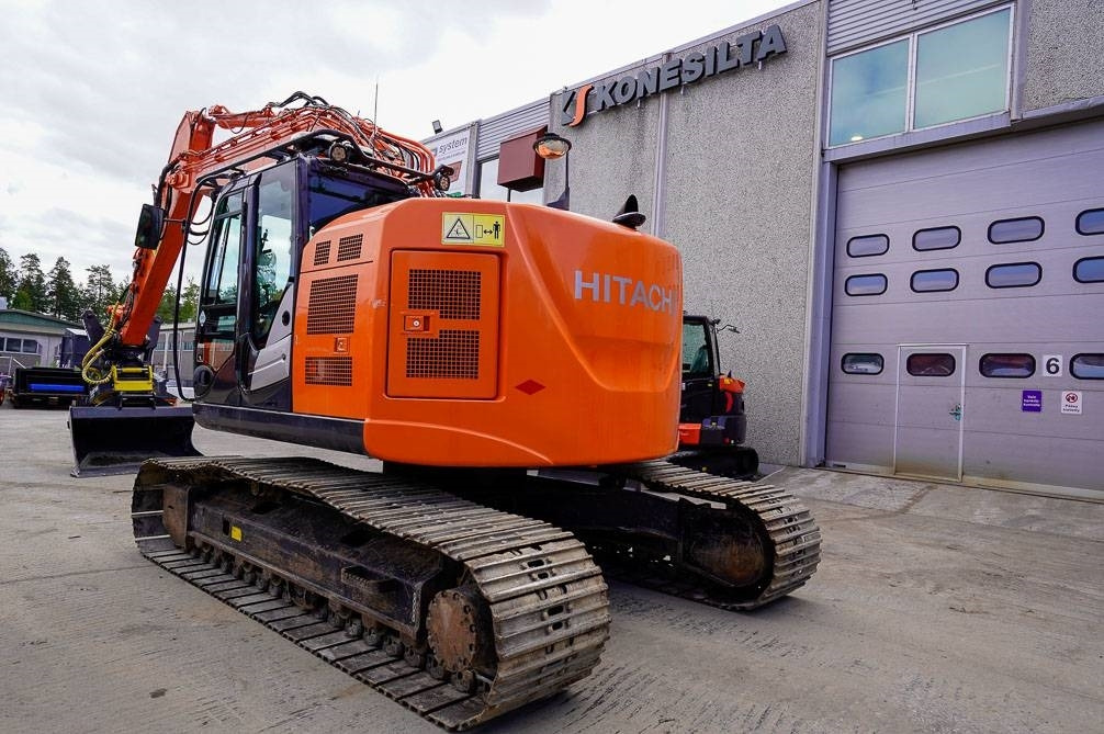 Hitachi ZX225USLC-5B MARTTIINILLA - Верижен багер: снимка 3 Hitachi ZX225USLC-5B MARTTIINILLA - Верижен багер: снимка 3