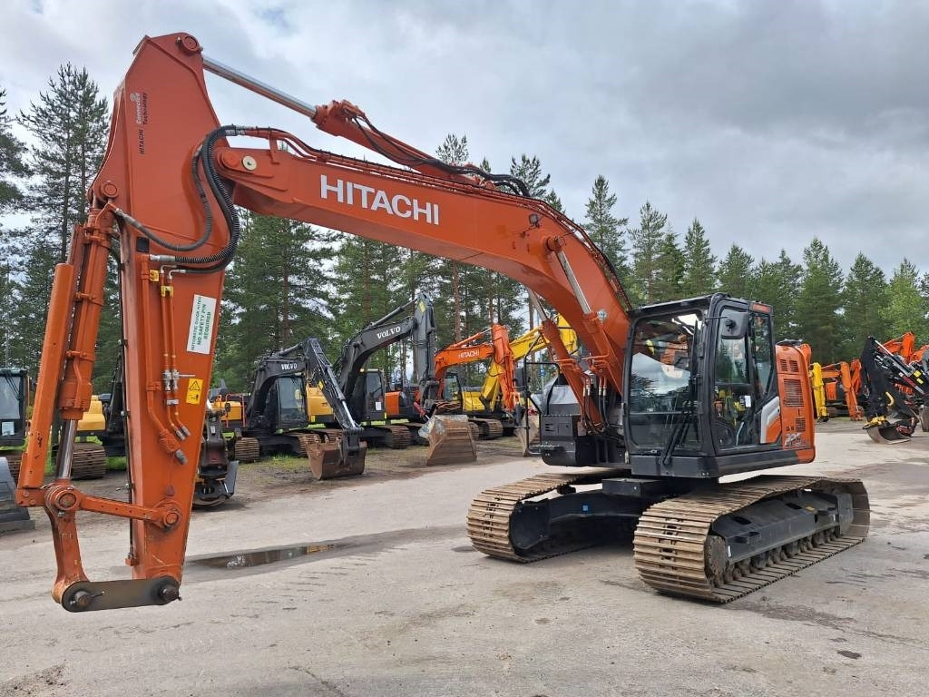 Hitachi ZX225USLC-7 - Верижен багер: снимка 3 Hitachi ZX225USLC-7 - Верижен багер: снимка 3