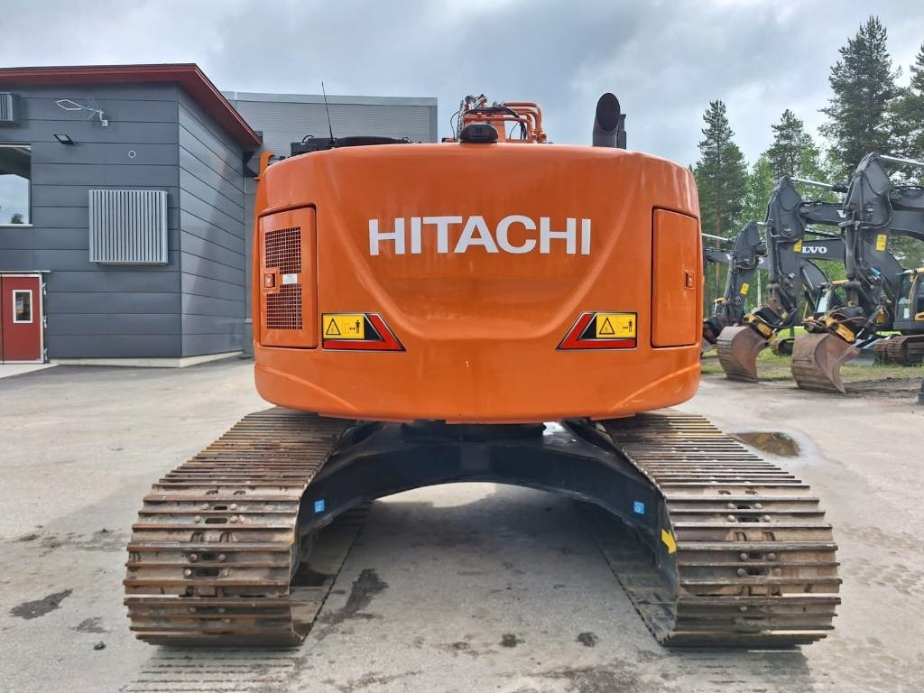 Hitachi ZX225USLC-7 - Верижен багер: снимка 5 Hitachi ZX225USLC-7 - Верижен багер: снимка 5