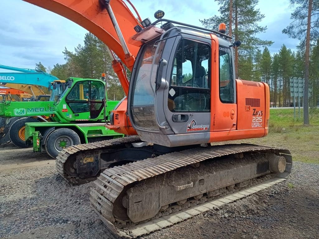 Hitachi ZX225USR KALLISTAJALLA - Верижен багер: снимка 2 Hitachi ZX225USR KALLISTAJALLA - Верижен багер: снимка 2