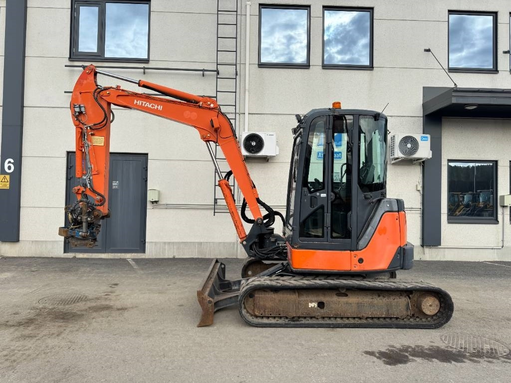Hitachi ZX50U-2 PYÖRITTÄJÄLLÄ - Мини багер: снимка 1 Hitachi ZX50U-2 PYÖRITTÄJÄLLÄ - Мини багер: снимка 1