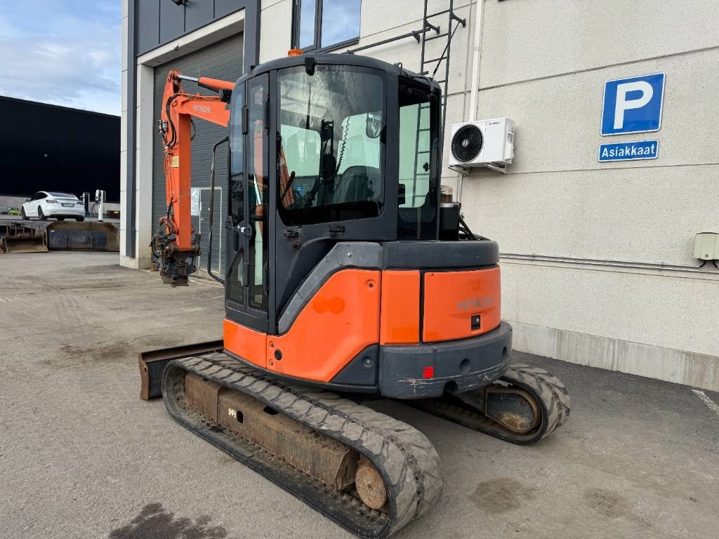 Hitachi ZX50U-2 PYÖRITTÄJÄLLÄ - Мини багер: снимка 3 Hitachi ZX50U-2 PYÖRITTÄJÄLLÄ - Мини багер: снимка 3
