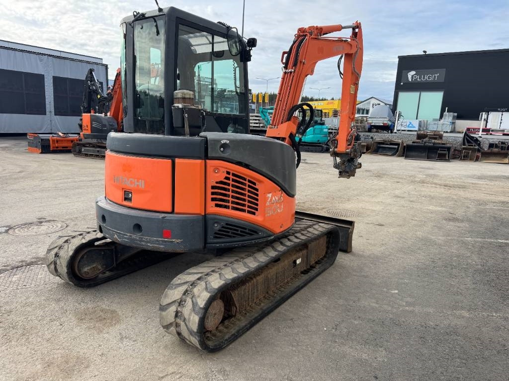 Hitachi ZX50U-2 PYÖRITTÄJÄLLÄ - Мини багер: снимка 5 Hitachi ZX50U-2 PYÖRITTÄJÄLLÄ - Мини багер: снимка 5