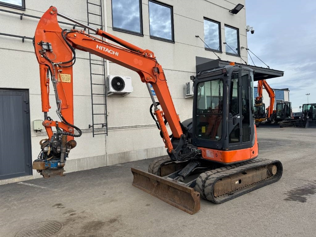 Hitachi ZX50U-2 PYÖRITTÄJÄLLÄ - Мини багер: снимка 2 Hitachi ZX50U-2 PYÖRITTÄJÄLLÄ - Мини багер: снимка 2