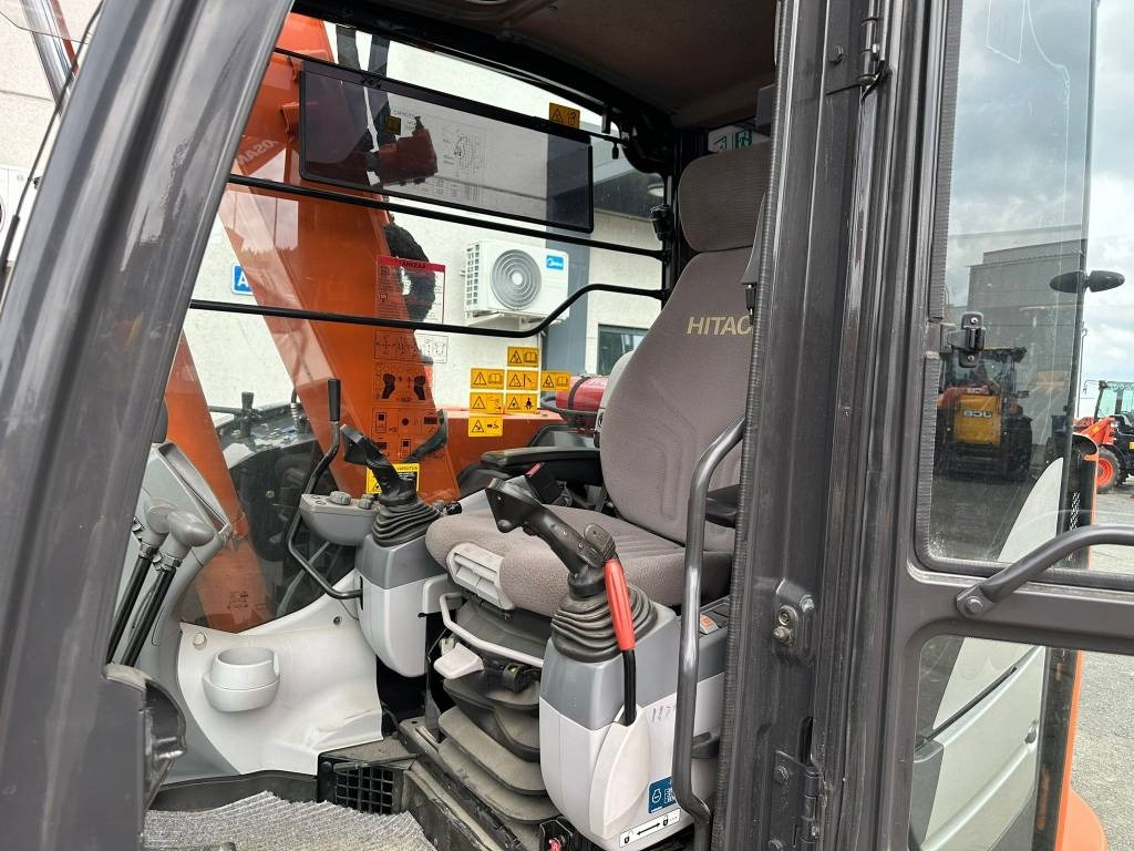 Hitachi ZX85US-5 800mm telat 6kpl työlaitteet mukaan - Мини багер: снимка 4 Hitachi ZX85US-5 800mm telat 6kpl työlaitteet mukaan - Мини багер: снимка 4