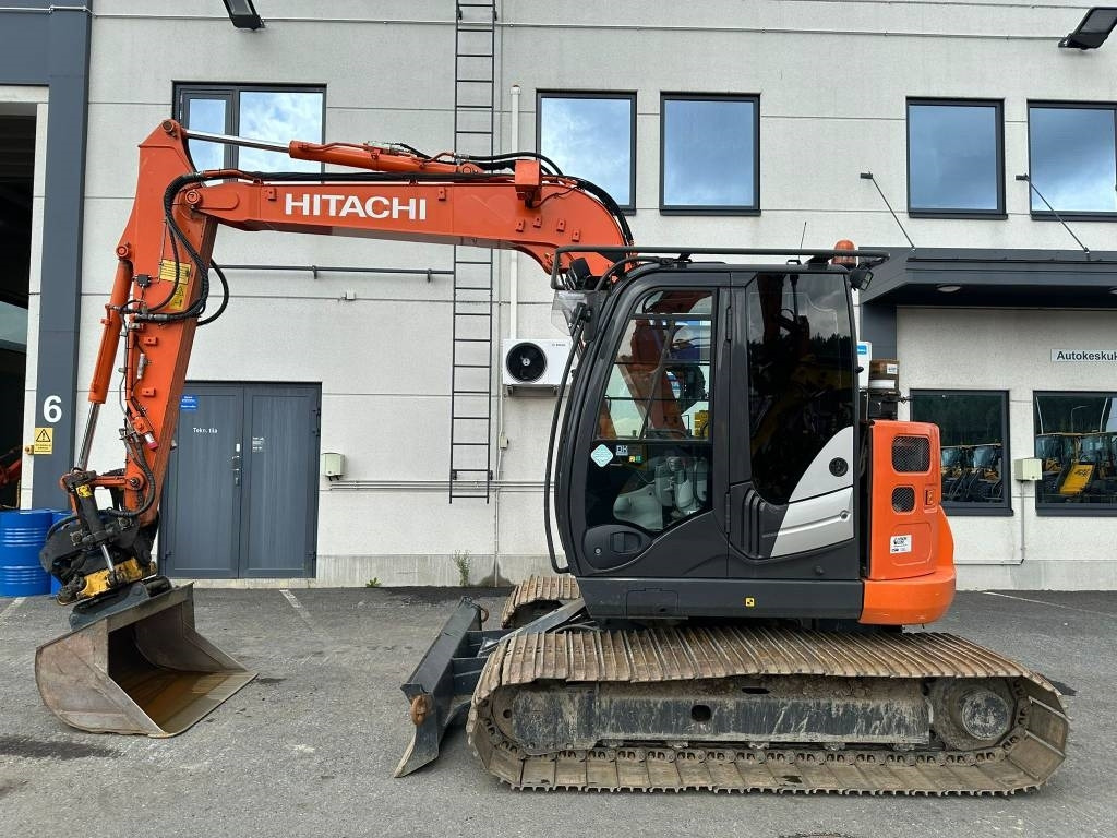 Hitachi ZX85US-5 800mm telat 6kpl työlaitteet mukaan - Мини багер: снимка 1 Hitachi ZX85US-5 800mm telat 6kpl työlaitteet mukaan - Мини багер: снимка 1