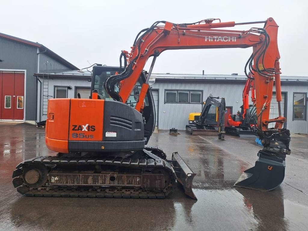 Hitachi ZX85US-5 PYÖRITTÄJÄLLÄ - Мини багер: снимка 5 Hitachi ZX85US-5 PYÖRITTÄJÄLLÄ - Мини багер: снимка 5