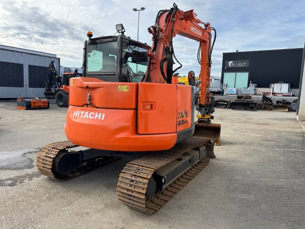 Hitachi ZX85US-5 Pyörittäjä, 3-Kauhaa - Мини багер: снимка 4 Hitachi ZX85US-5 Pyörittäjä, 3-Kauhaa - Мини багер: снимка 4