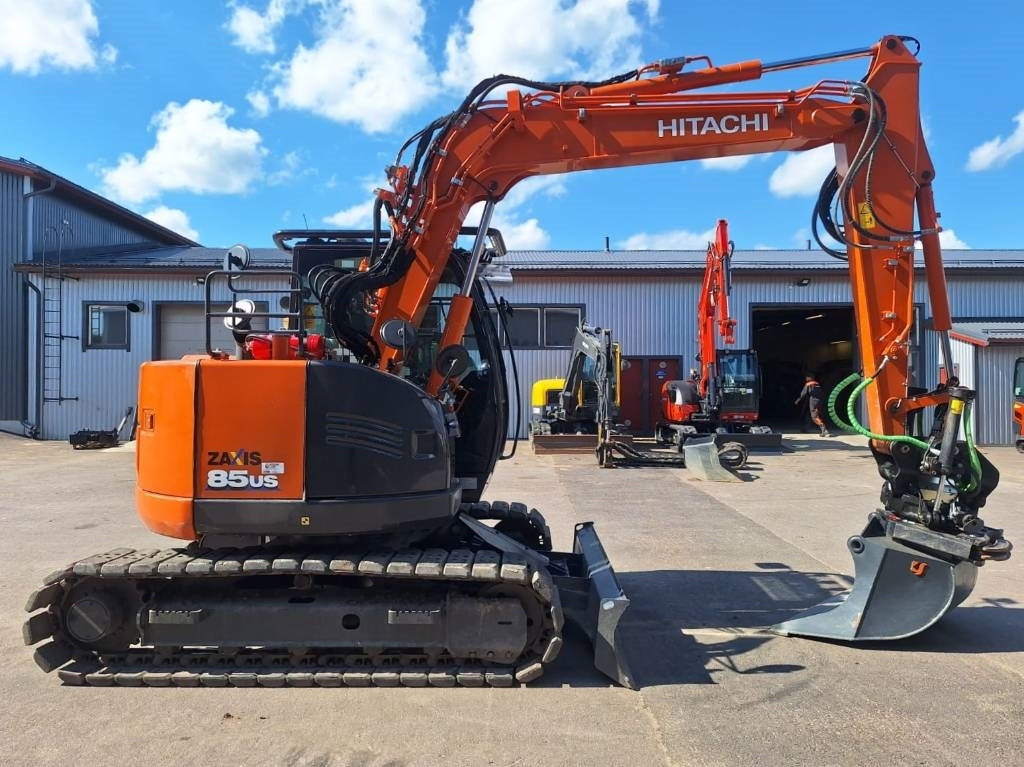 Hitachi ZX85US-6 HUIPPUVARUSTEILLA - Мини багер: снимка 5 Hitachi ZX85US-6 HUIPPUVARUSTEILLA - Мини багер: снимка 5