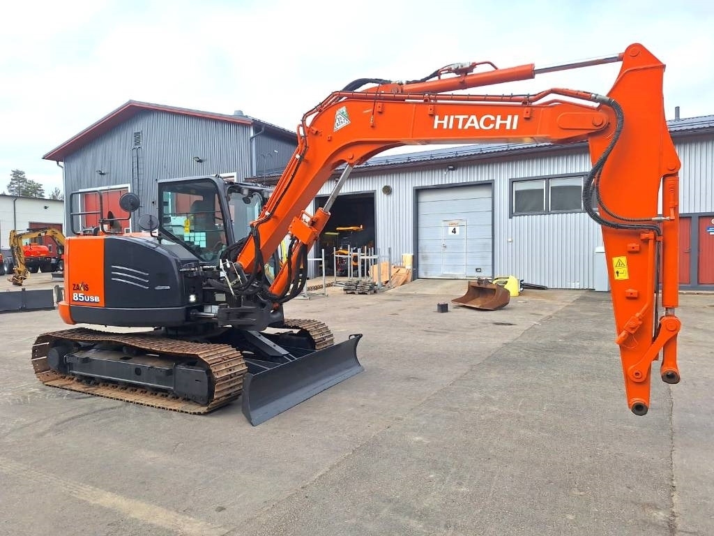 Hitachi ZX85USB-6  - Мини багер: снимка 5 Hitachi ZX85USB-6  - Мини багер: снимка 5