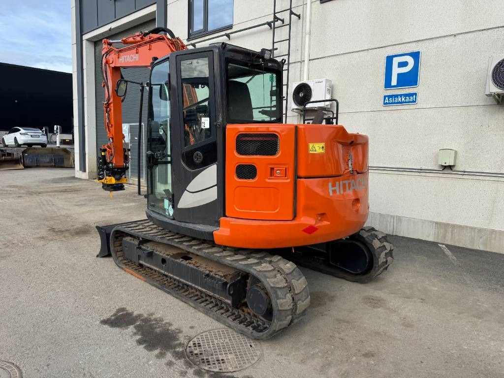 Hitachi ZX85USB-6, Uudella engcon EC209 tiltillä - Мини багер: снимка 3 Hitachi ZX85USB-6, Uudella engcon EC209 tiltillä - Мини багер: снимка 3