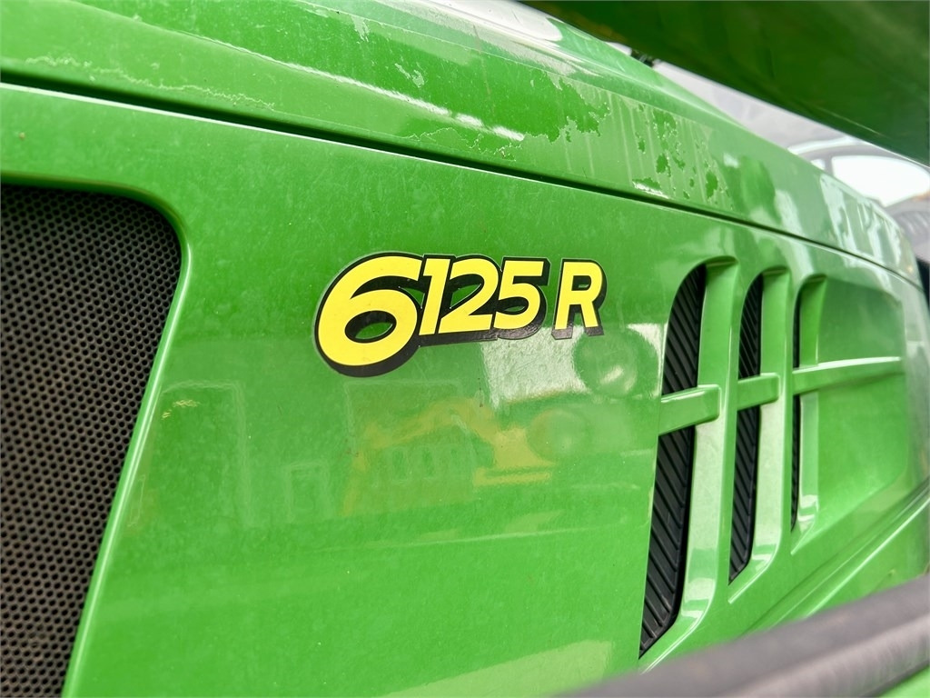 Трактор John Deere 6125 R AUTOPOWER ETUKUORMAAJALLA: снимка 14