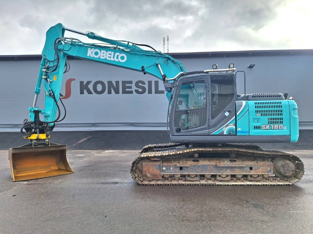 Kobelco SK180LC-10 PYÖRITTÄJÄLLÄ - Верижен багер: снимка 1 Kobelco SK180LC-10 PYÖRITTÄJÄLLÄ - Верижен багер: снимка 1
