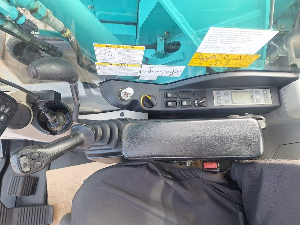 Лизинг на Kobelco SK75SR-3E -VÄHÄN AJETTU-  Kobelco SK75SR-3E -VÄHÄN AJETTU-: снимка 8