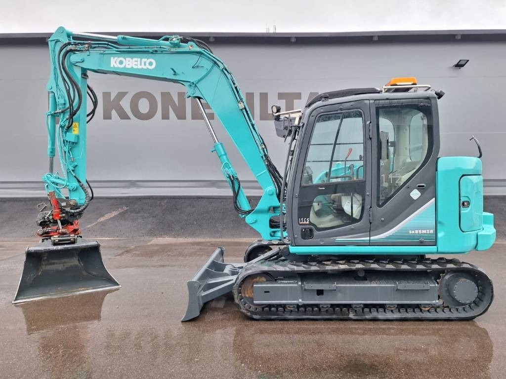 Kobelco SK85MSR-3 PYÖRITTÄJÄLLÄ - Мини багер: снимка 1 Kobelco SK85MSR-3 PYÖRITTÄJÄLLÄ - Мини багер: снимка 1