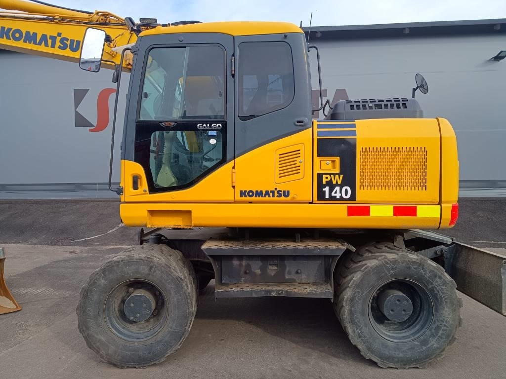 Komatsu MYYTY! SOLD! PW140-7 PYÖRITTÄJÄLLÄ - Колесен багер: снимка 2 Komatsu MYYTY! SOLD! PW140-7 PYÖRITTÄJÄLLÄ - Колесен багер: снимка 2