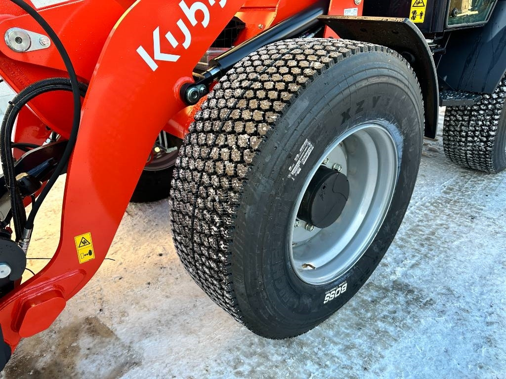Нови Колесен товарач Kubota R090 Auravarustuksella uusi: снимка 9
