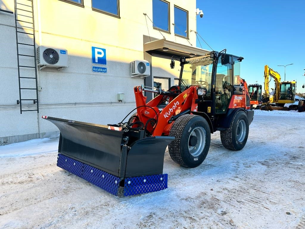Нови Колесен товарач Kubota R090 Auravarustuksella uusi: снимка 7
