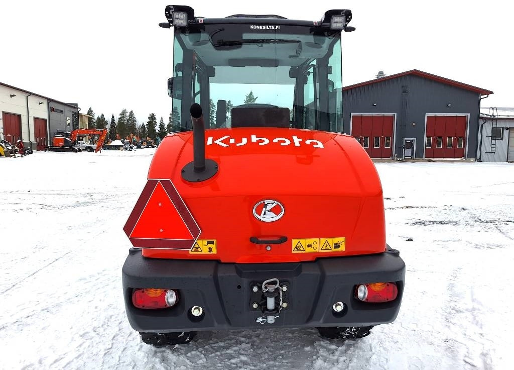 Kubota R090 TALVIPAKETILLA - Колесен товарач: снимка 4 Kubota R090 TALVIPAKETILLA - Колесен товарач: снимка 4