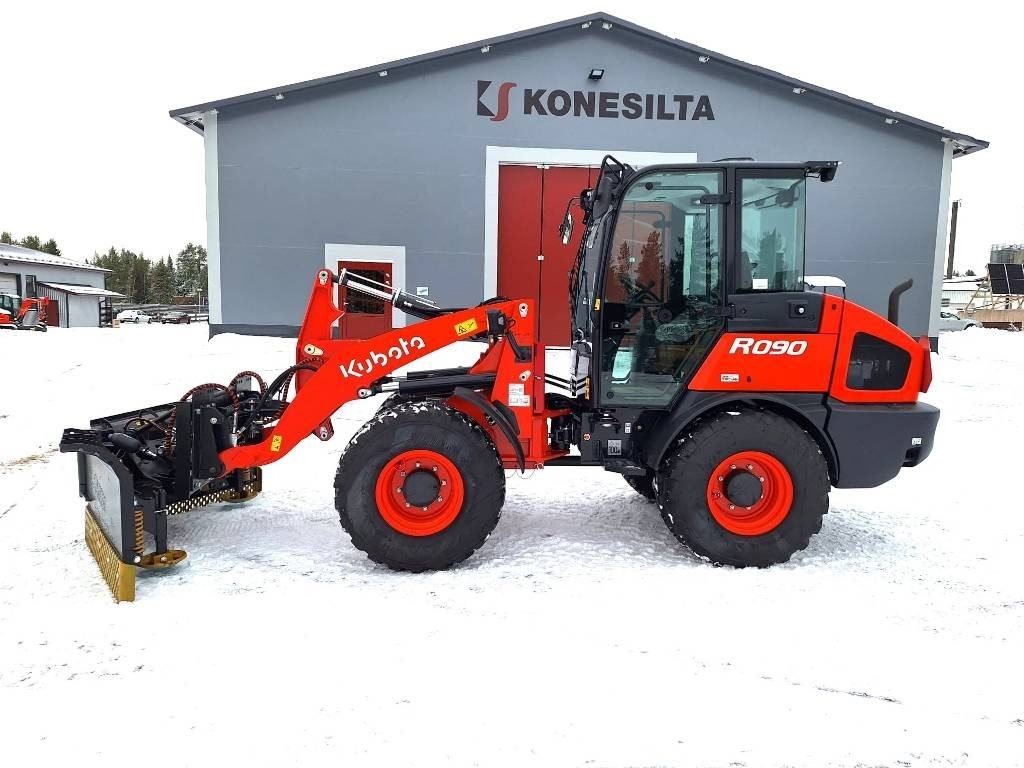 Kubota R090 TALVIPAKETILLA - Колесен товарач: снимка 2 Kubota R090 TALVIPAKETILLA - Колесен товарач: снимка 2