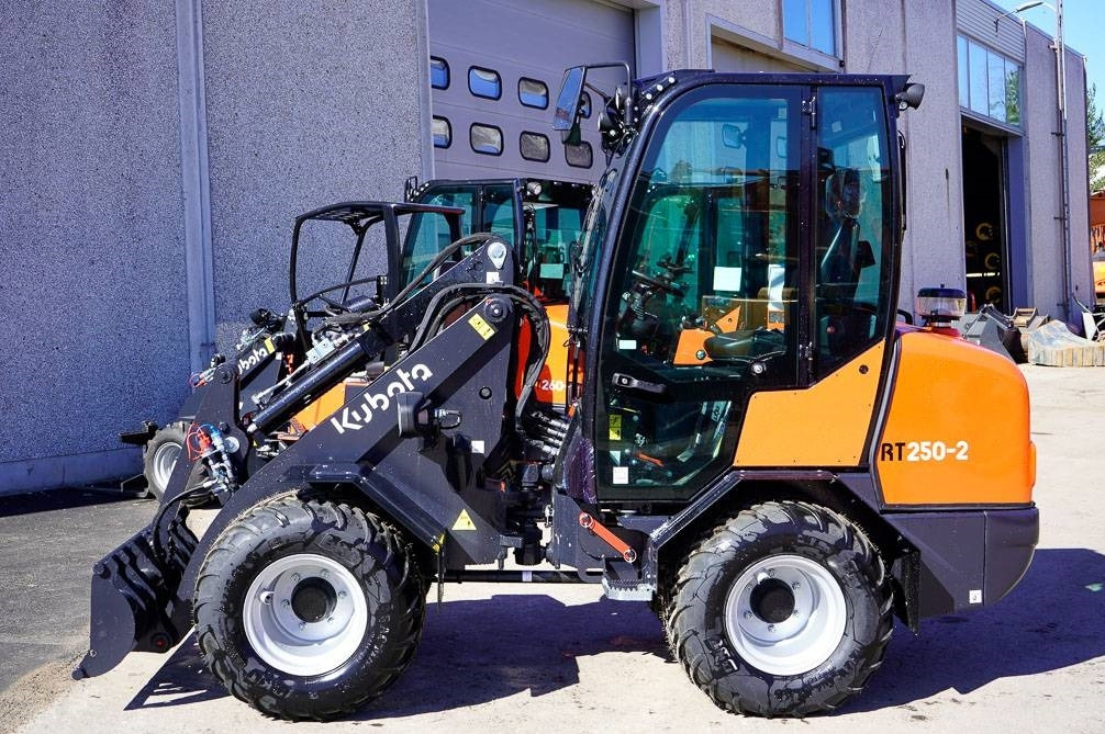 Kubota RT250-2 UUSI KONE! - Компактен товарач: снимка 1 Kubota RT250-2 UUSI KONE! - Компактен товарач: снимка 1