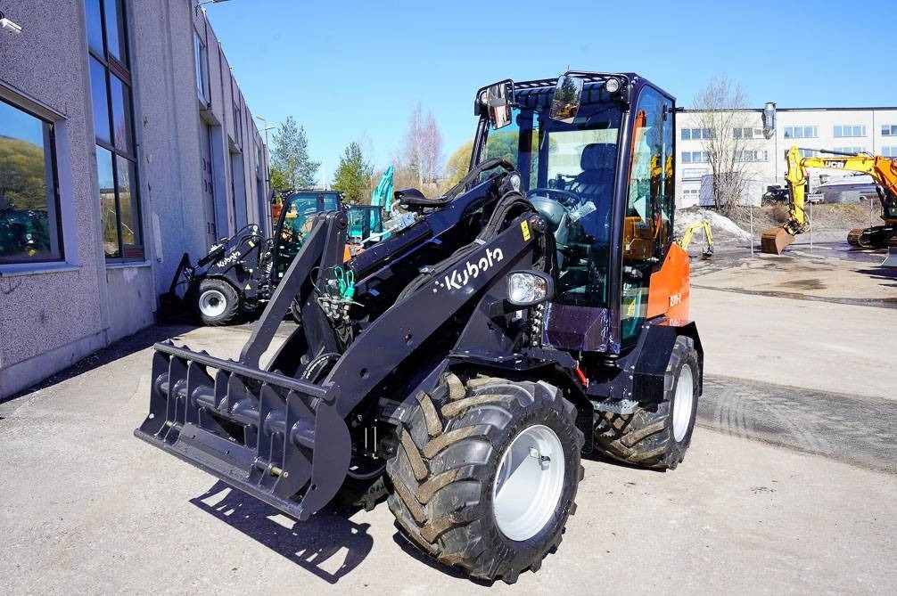 Kubota RT270-2 DELUXE MALLI - Компактен товарач: снимка 2 Kubota RT270-2 DELUXE MALLI - Компактен товарач: снимка 2