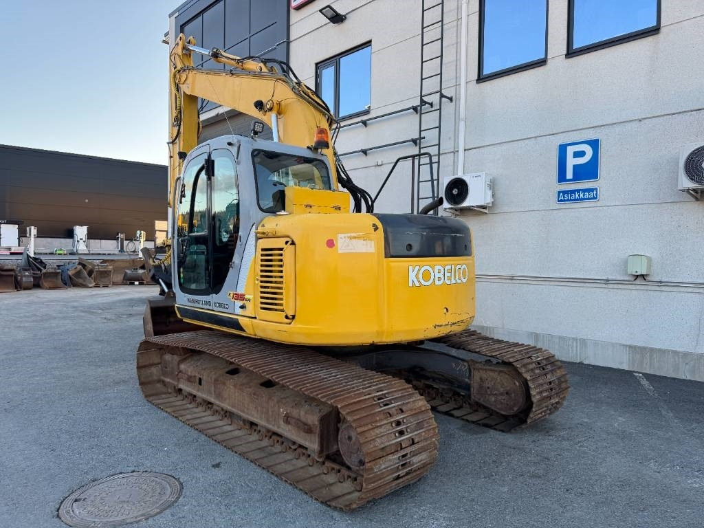 New Holland E 135 SR LC - Верижен багер: снимка 3 New Holland E 135 SR LC - Верижен багер: снимка 3