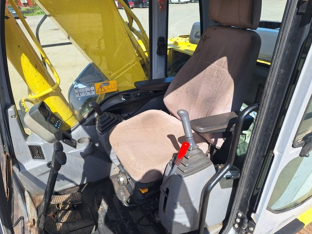 Верижен багер New Holland E175LC KALLISTAJALLA: снимка 10