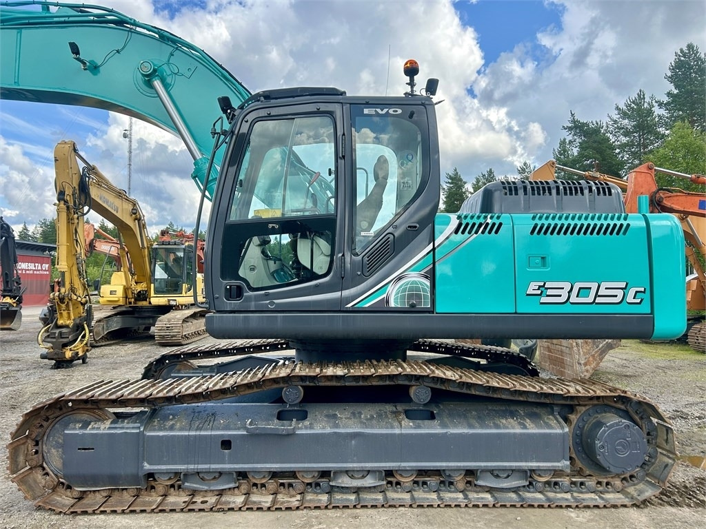 New Holland Kobelco E305C EVO - Верижен багер: снимка 2 New Holland Kobelco E305C EVO - Верижен багер: снимка 2