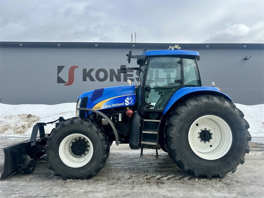 New Holland TG285 - Трактор: снимка 2 New Holland TG285 - Трактор: снимка 2
