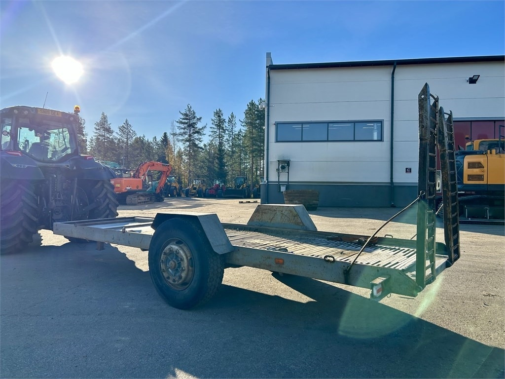 Omavalmiste 1 akselinen lavetti 6m  - Нискорамна площадка ремарке: снимка 5 Omavalmiste 1 akselinen lavetti 6m  - Нискорамна площадка ремарке: снимка 5