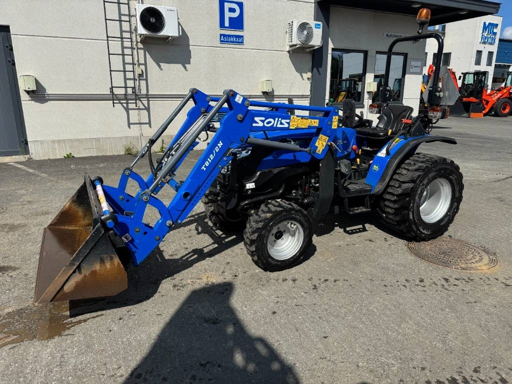 Solis 26 4WD Etukuormaajalla - Трактор: снимка 3 Solis 26 4WD Etukuormaajalla - Трактор: снимка 3