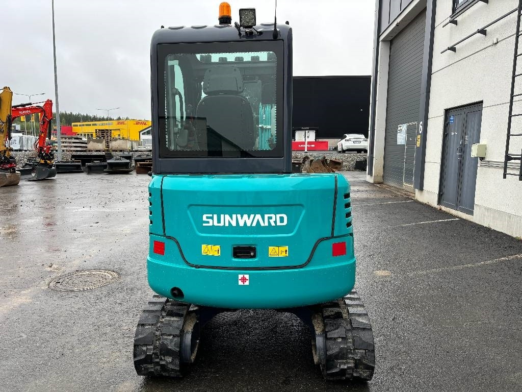 Sunward SWE25F KUIN UUSI - Мини багер: снимка 3 Sunward SWE25F KUIN UUSI - Мини багер: снимка 3