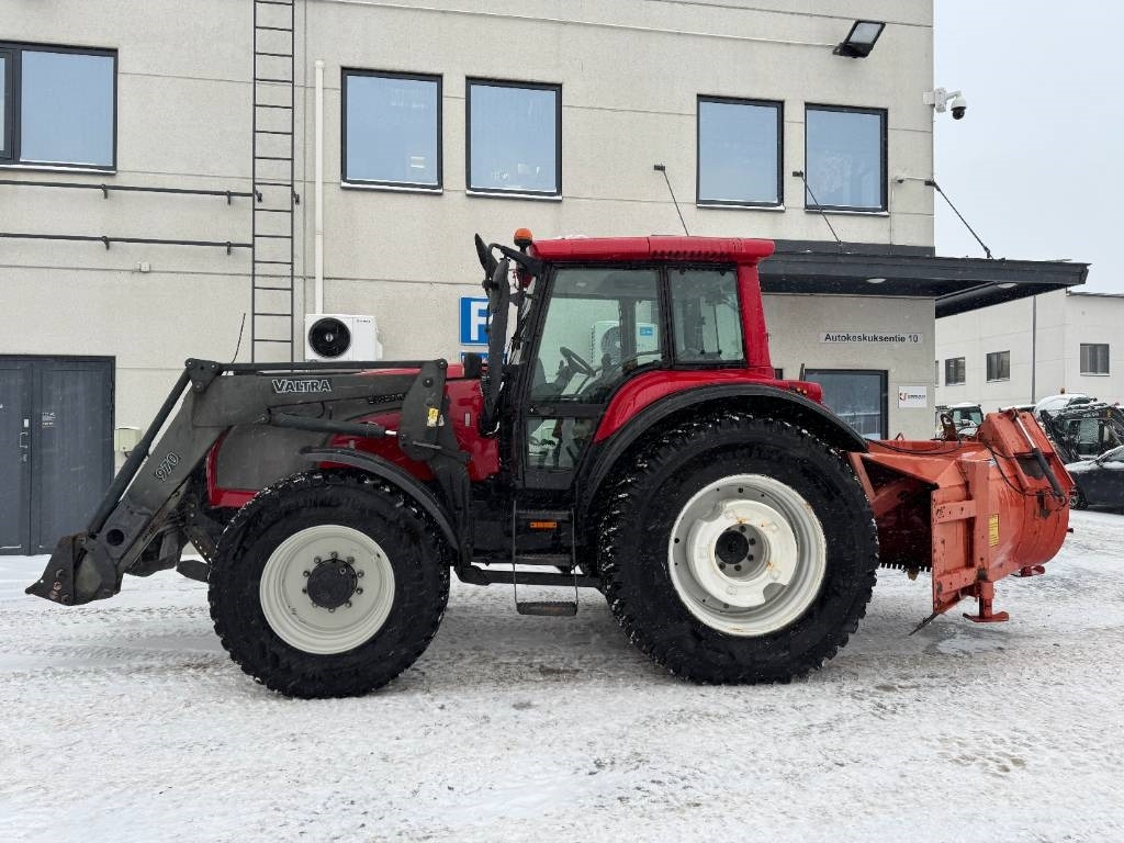 Valtra MYYTY! SOLD! M130 ETUKUORMAAJALLA - Трактор: снимка 1 Valtra MYYTY! SOLD! M130 ETUKUORMAAJALLA - Трактор: снимка 1