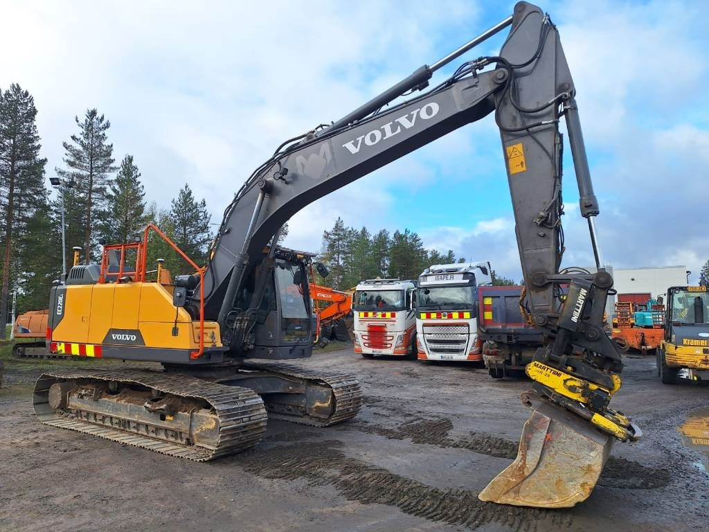 Верижен багер Volvo EC220EL HUIPPUVARUSTEILLA: снимка 6 Верижен багер Volvo EC220EL HUIPPUVARUSTEILLA: снимка 6