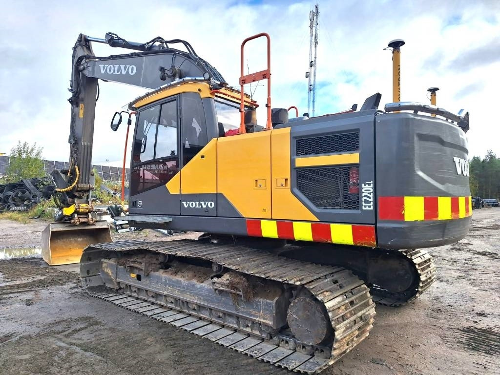 Volvo EC220EL HUIPPUVARUSTEILLA  - Верижен багер: снимка 2 Volvo EC220EL HUIPPUVARUSTEILLA  - Верижен багер: снимка 2