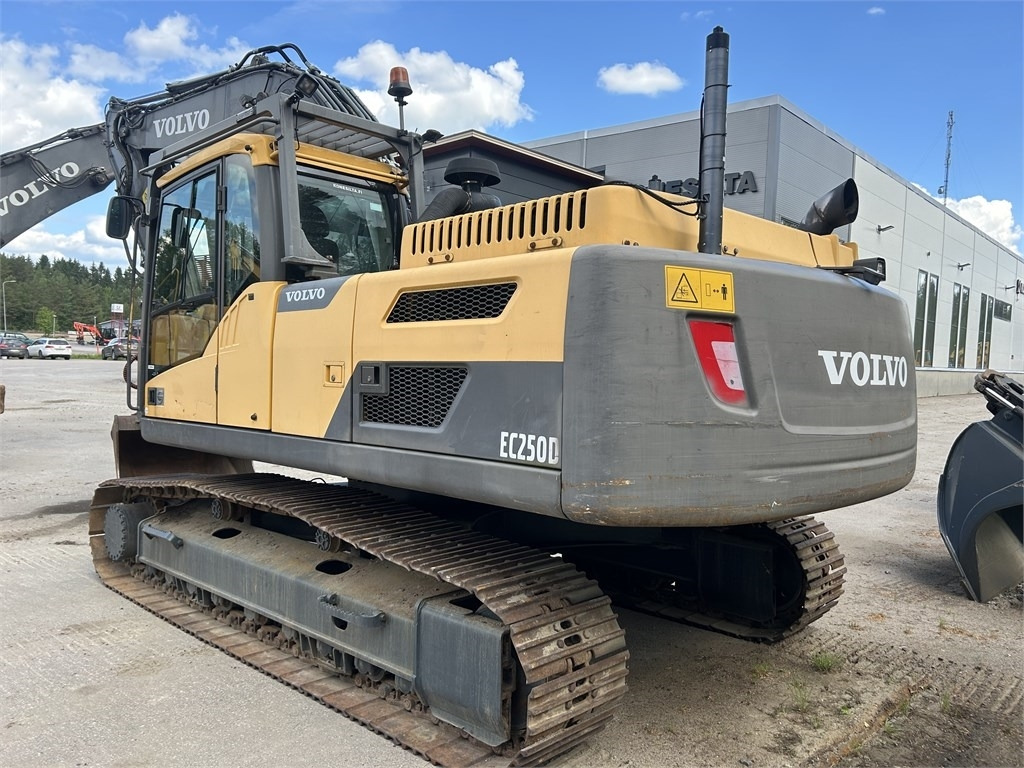 Volvo EC250DNL PYÖRITTÄJÄLLÄ - Верижен багер: снимка 3 Volvo EC250DNL PYÖRITTÄJÄLLÄ - Верижен багер: снимка 3