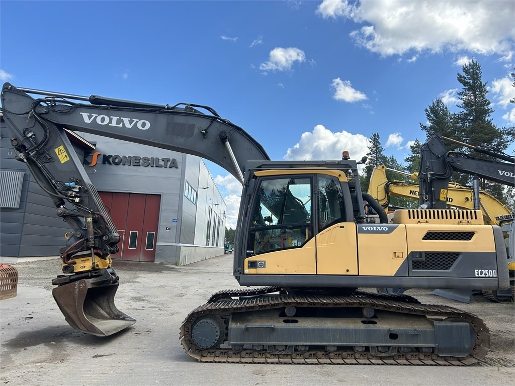 Volvo EC250DNL PYÖRITTÄJÄLLÄ - Верижен багер: снимка 1 Volvo EC250DNL PYÖRITTÄJÄLLÄ - Верижен багер: снимка 1