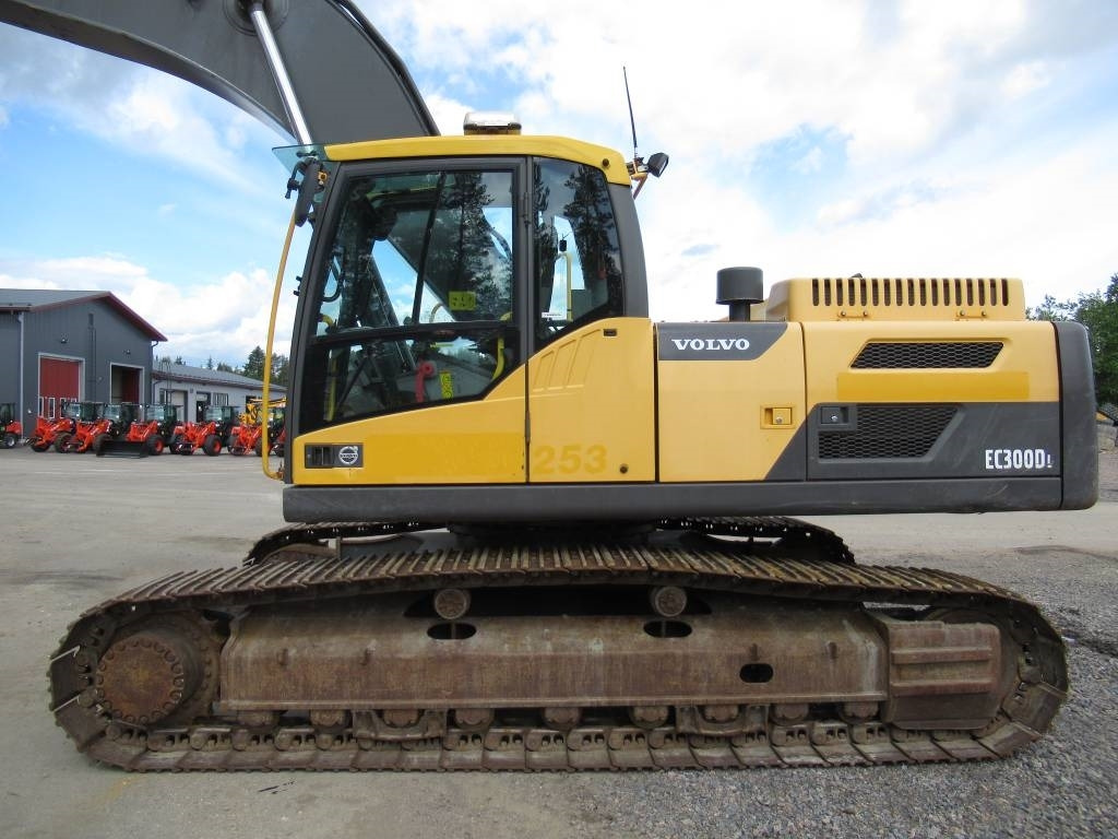 Volvo EC300DL PYÖRITTÄJÄLLÄ - Верижен багер: снимка 2 Volvo EC300DL PYÖRITTÄJÄLLÄ - Верижен багер: снимка 2