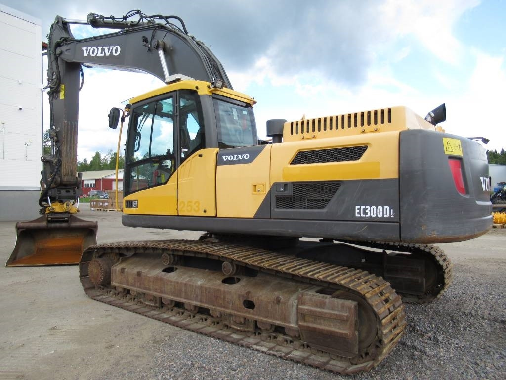 Volvo EC300DL PYÖRITTÄJÄLLÄ - Верижен багер: снимка 3 Volvo EC300DL PYÖRITTÄJÄLLÄ - Верижен багер: снимка 3