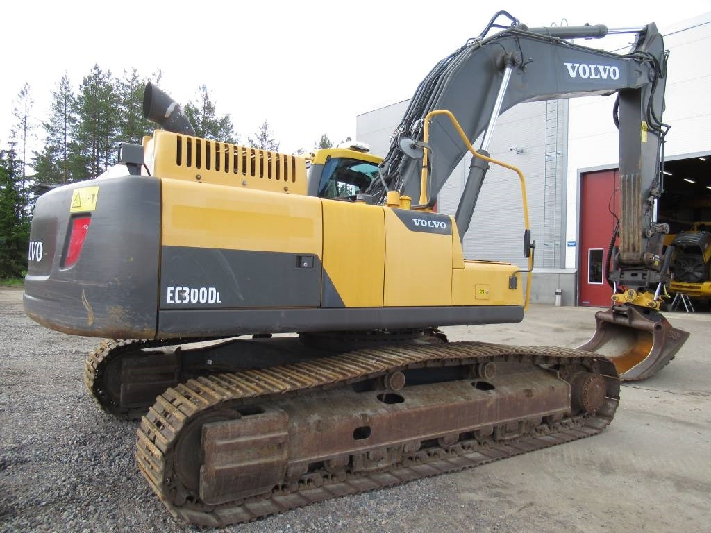 Volvo EC300DL PYÖRITTÄJÄLLÄ - Верижен багер: снимка 5 Volvo EC300DL PYÖRITTÄJÄLLÄ - Верижен багер: снимка 5