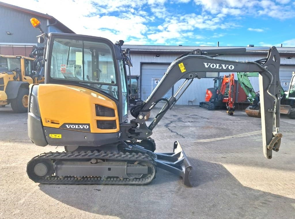 Volvo EC35D HIENO KUNTO - Мини багер: снимка 5 Volvo EC35D HIENO KUNTO - Мини багер: снимка 5