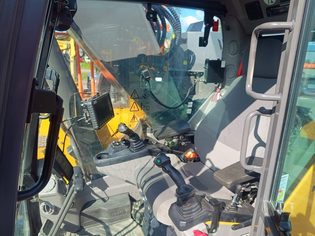 Верижен багер Volvo ECR355E DOZER PYÖRITTÄJÄ, 3D-LAITTEET: снимка 13