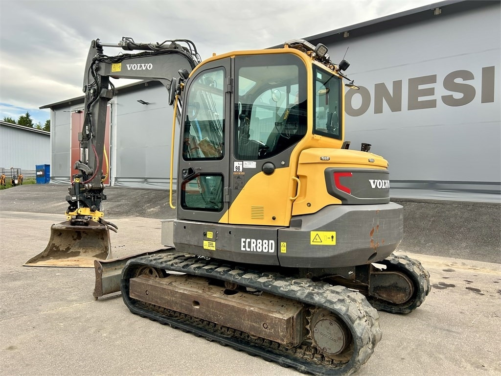 Volvo ECR88D + TYÖLAITTEET - Мини багер: снимка 2 Volvo ECR88D + TYÖLAITTEET - Мини багер: снимка 2