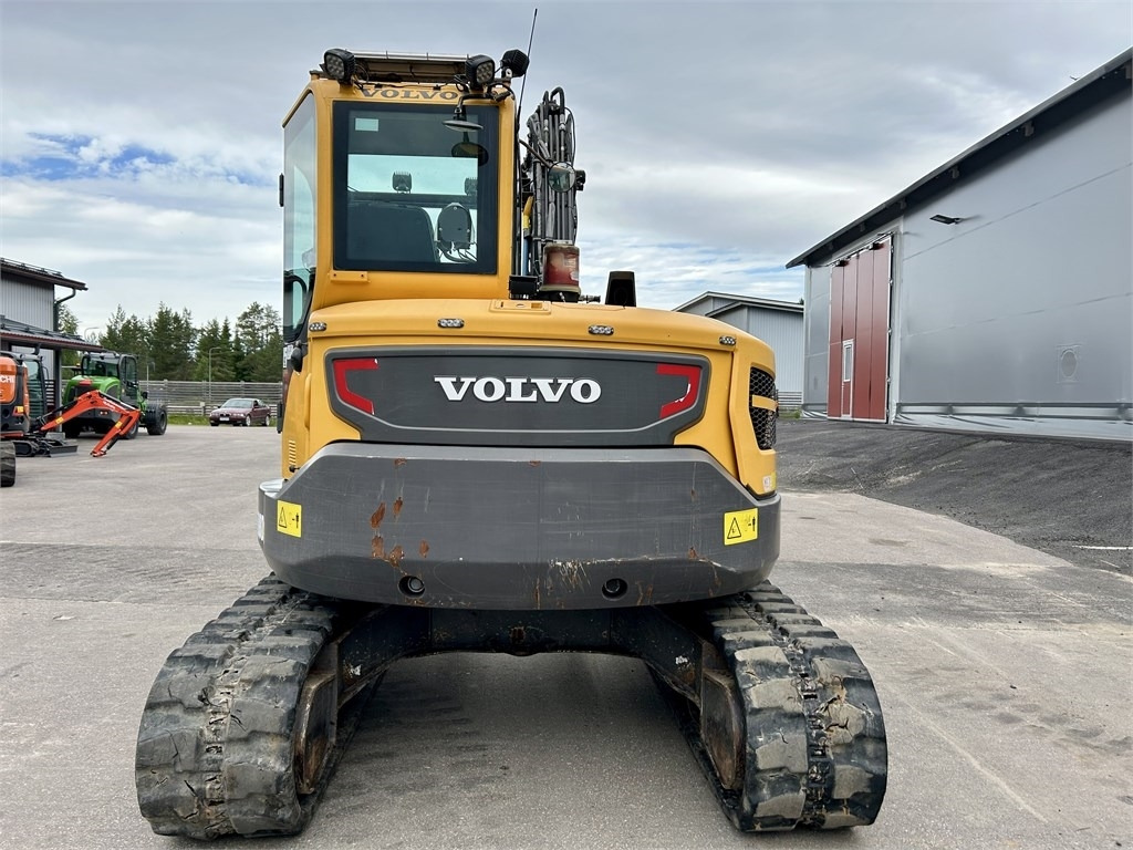 Volvo ECR88D + TYÖLAITTEET - Мини багер: снимка 3 Volvo ECR88D + TYÖLAITTEET - Мини багер: снимка 3