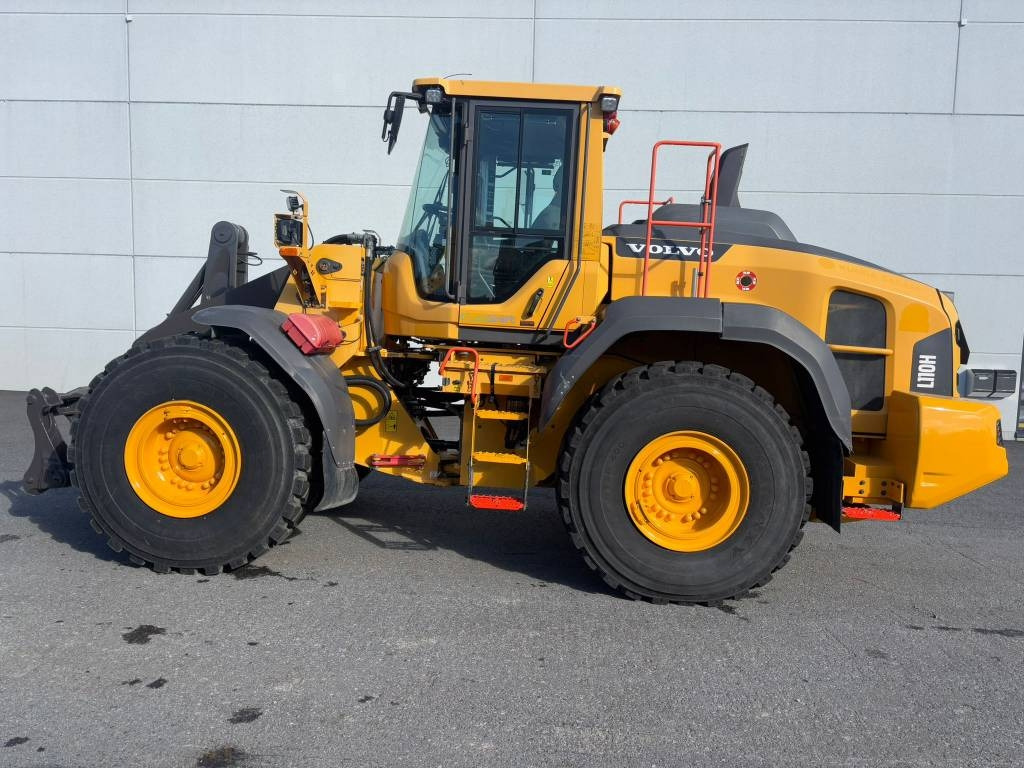 Volvo L 110 H - Колесен товарач: снимка 1 Volvo L 110 H - Колесен товарач: снимка 1