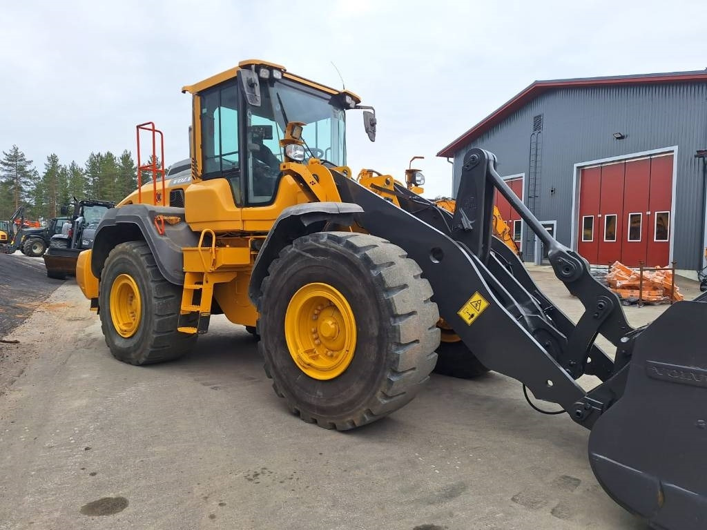 Volvo L110H MYYTY! SOLD! LONG BOOM, VAAKA, YM - Колесен товарач: снимка 5 Volvo L110H MYYTY! SOLD! LONG BOOM, VAAKA, YM - Колесен товарач: снимка 5