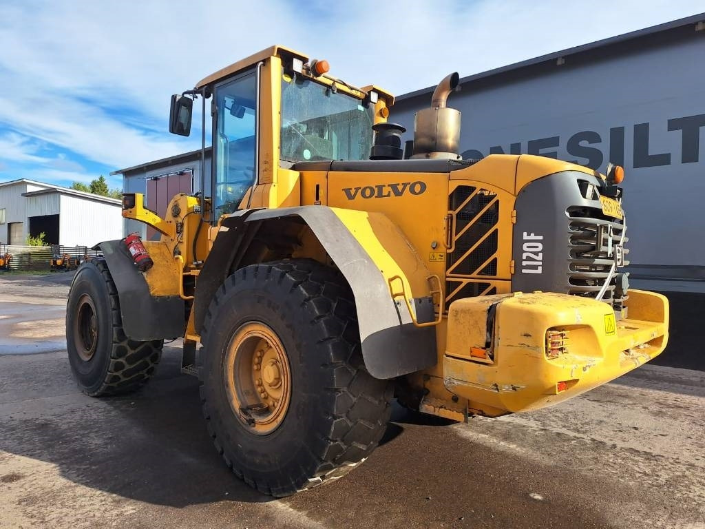 Volvo L120F VIPUOHJAUS - Колесен товарач: снимка 2 Volvo L120F VIPUOHJAUS - Колесен товарач: снимка 2