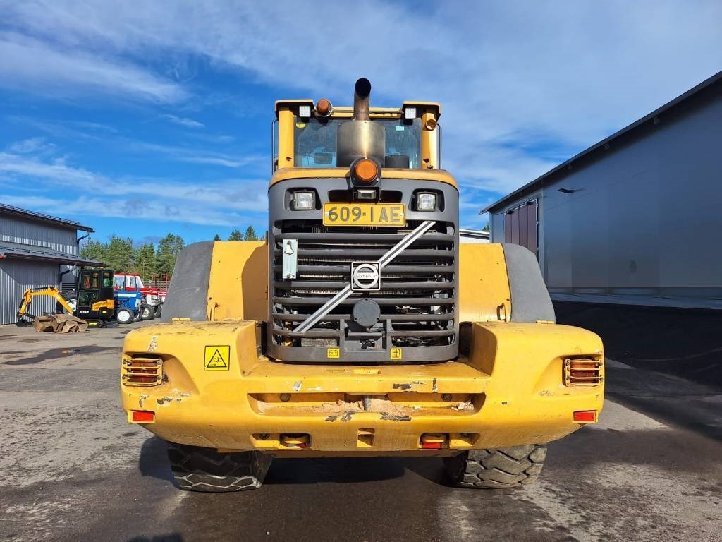 Volvo L120F VIPUOHJAUS - Колесен товарач: снимка 3 Volvo L120F VIPUOHJAUS - Колесен товарач: снимка 3